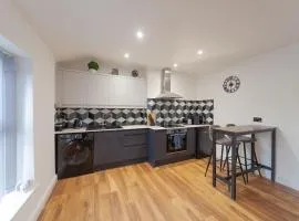 Beautiful 7 bed home, ideal for groups, sleeps 11!