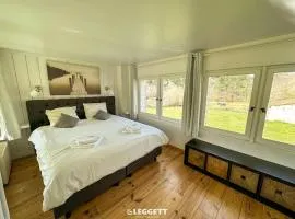Escapade isolée dans les bois, piscine & étangs