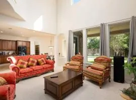 Bedroom with 3.5-Bathroom near Golf Course!