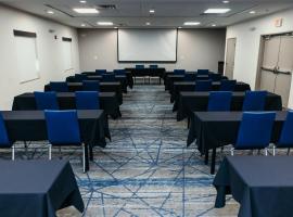 Holiday Inn Express and Suites Urbandale Des Moines by IHG, hôtel à Urbandale