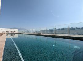 Stylish Panoramic Views City Loft, viešbutis mieste Monterėjus