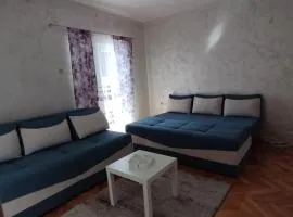 AB Apartmani Risan