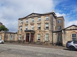 The Tontine Hotel, hotell i Greenock