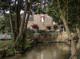 Le Moulin des Forges, מלון בSainte-Suzanne