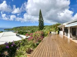 Villa Tramontane. Vue mer. 2 chambres. Ferry Deshaies.