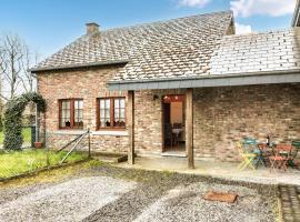 Nice Home In Somme-leuze With Wifi, cottage in Somme-Leuze