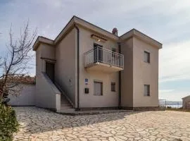 Lovely Apartment In Ribarica - Karlobag