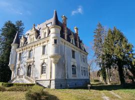 Saint-Bard에 위치한 자쿠지가 있는 호텔 Château de Chazelpaud