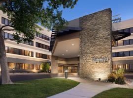 Fairfield Inn & Suites by Marriott Denver Southwest/Lakewood, хотел в Лейкуд