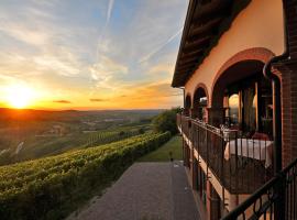 Tota Virginia Antico Podere, hotel Serralunga d'Albában