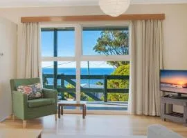 Sea Home With a View at Pambula Beach-Pet Friendly