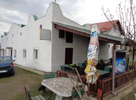 Gasthaus Enduro Bica, hostal o pensión en Caransebeş