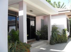 Transit Airport B&B, hotel en Dar es Salaam