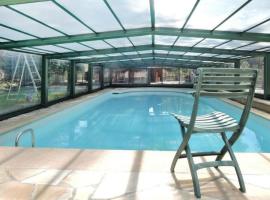 CHALET PISCINE COUVERTE/JARDIN/TERRASSE, σαλέ σε Le Beausset