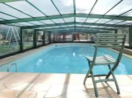 CHALET PISCINE COUVERTE/JARDIN/TERRASSE