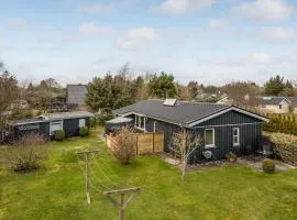 3 Bedroom Beautiful Home In Hals