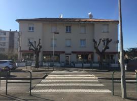 Le Logis Dauphinois, hotel en Roussillon en Isère