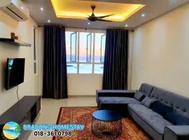 BRADONG HOMESTAY - MUSLlM ONLY, 3 Queen Bedrooms, Seaview, Infinity Pool, Gym, near Drawbridge & KTCC Mall