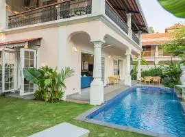 ELIVAAS Signature 4 BHK with Pvt Pool & Terrace - Opalys