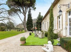 La Chapelle aux Acacias, hotel v destinaci Caucalières