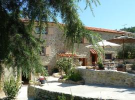 MAS DU CANIGOU - FLOR DE LOTUS, hotell med parkeringsplass i Los Masos