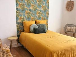 Appartement chaleureux au centre du village, ξενοδοχείο σε Montesquieu-Volvestre