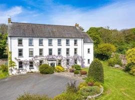 Cuffern Manor, hotel i Roch