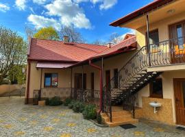 Villa Magda, guest house in Berehove