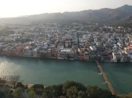 Perfectstayz Premium Ganga Heights - Ganga View rooftop cafe