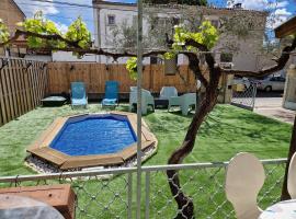 Location maison Monteux, Hotel in Monteux