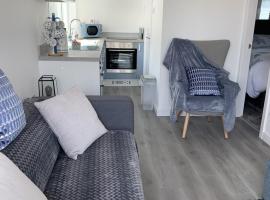 Isla's Haven Holiday Chalet, cabin in Bridlington