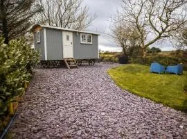 Luxury Shepherd's Hut on Flower Farm with Outdoor Bath in Mid Cornwall