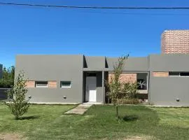 Casa con pileta y parrilla en barrio privado, 2 dormitorios