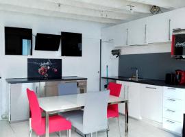 Maison de ville centre arles, hotel en Arles