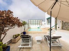 Spacious 3 bedroom house w/ swimming pool, casa rústica na Ericeira