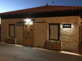 Casa Escuela Trasmiras – hotel dla rodzin w mieście Xinzo de Limia