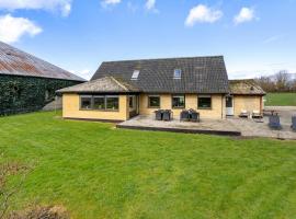 Stunning Home In Sydals With Wifi, hótel í Skovby