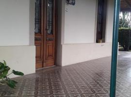 Casa Quinta, budgethotell i Colonia Caroya