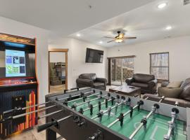 3BD Walk-In Near Silver Dollar City - Game Room - Pool - FREE TICKETS INCLUDED - RR-93B, hotell i Branson