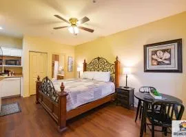 Dreams2Reality | King Studio Close to the Strip - Elevator - RL91-B