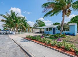 Beautiful home away from home 2, cottage in Lake Worth