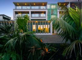 FERNZ Motel & Apartments Birkenhead, hótel í Auckland