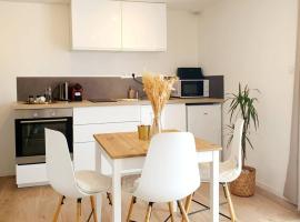 Le Doré Rose by Madame Conciergerie, hotel a Bruz