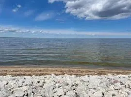 Waterfront Cottage near Lambeau and Door County!