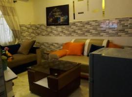 Cosy Room and Sitting-room with Two Toilet, rental liburan di Lekki