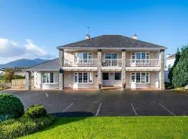 Naughtons Villa