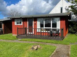 Chalet 31, pet-friendly hotel in Seaton