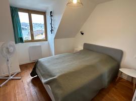 Superbe appartement proche centre ville, thermes, отель в городе Баньер-де-Бигор