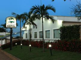 Candeias Hotel, hotel with parking in Batatais