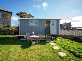 The Shepherd's Hut, hotel dengan parkir di Penzance